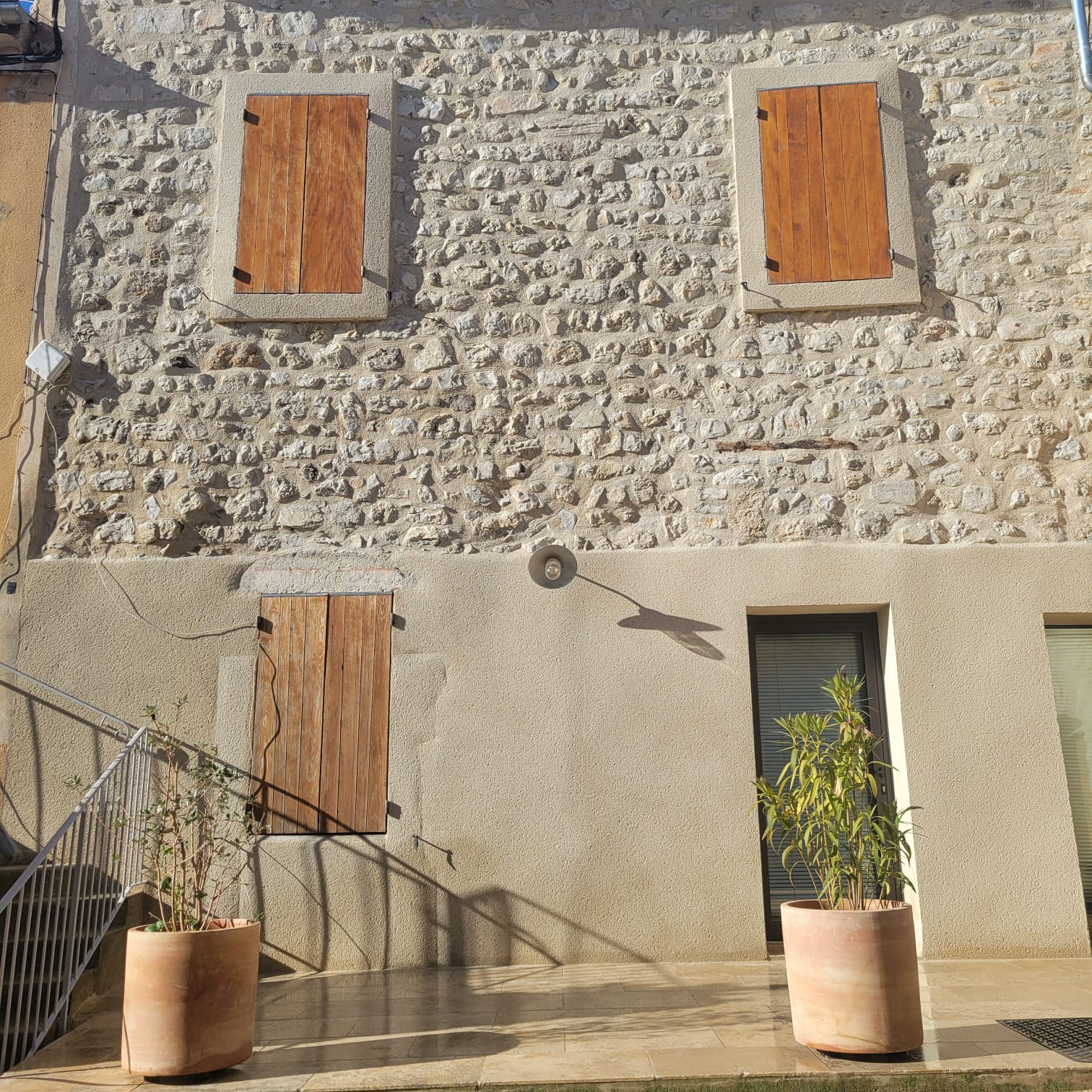 Façade en pierre – village provençal