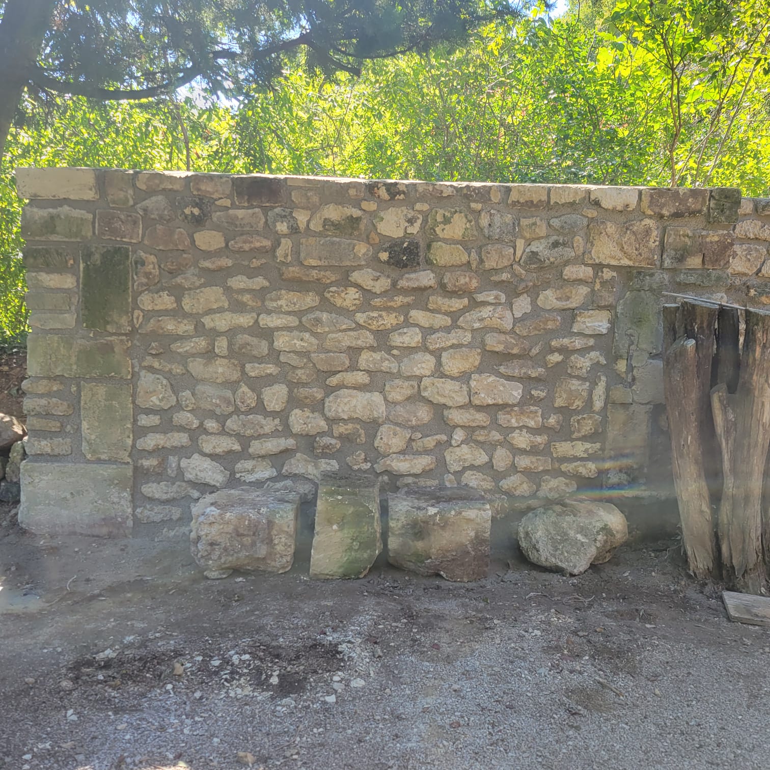 Mur de pierre – réalisation artisanale