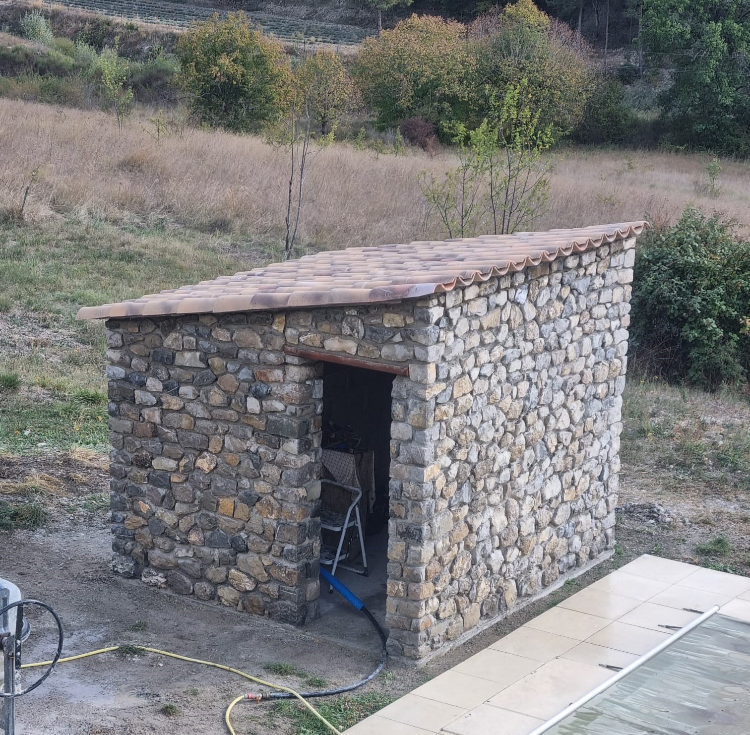 Façade rénovée maison village Nyons